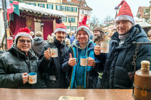 Lade das Bild in den Galerie-Viewer, Aqua Birne - Kaffetasse / Teetasse / Tasse | Auf dem Weihnachtsmarkt
