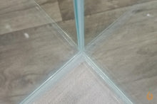 Lade das Bild in den Galerie-Viewer, Aqua Birne - Garnelen Nano Aquarium | Aquascaping Becken mit abgerundeten Ecken